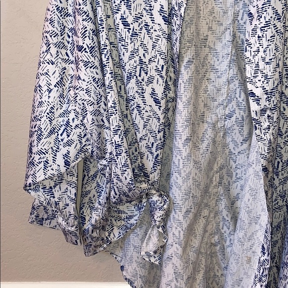 Urban Outfitters Coverup / Kimono - Picture 2 of 3